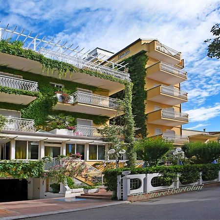 Hotel Marconi Cattolica Bagian luar foto