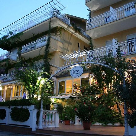 Hotel Marconi Cattolica Bagian luar foto