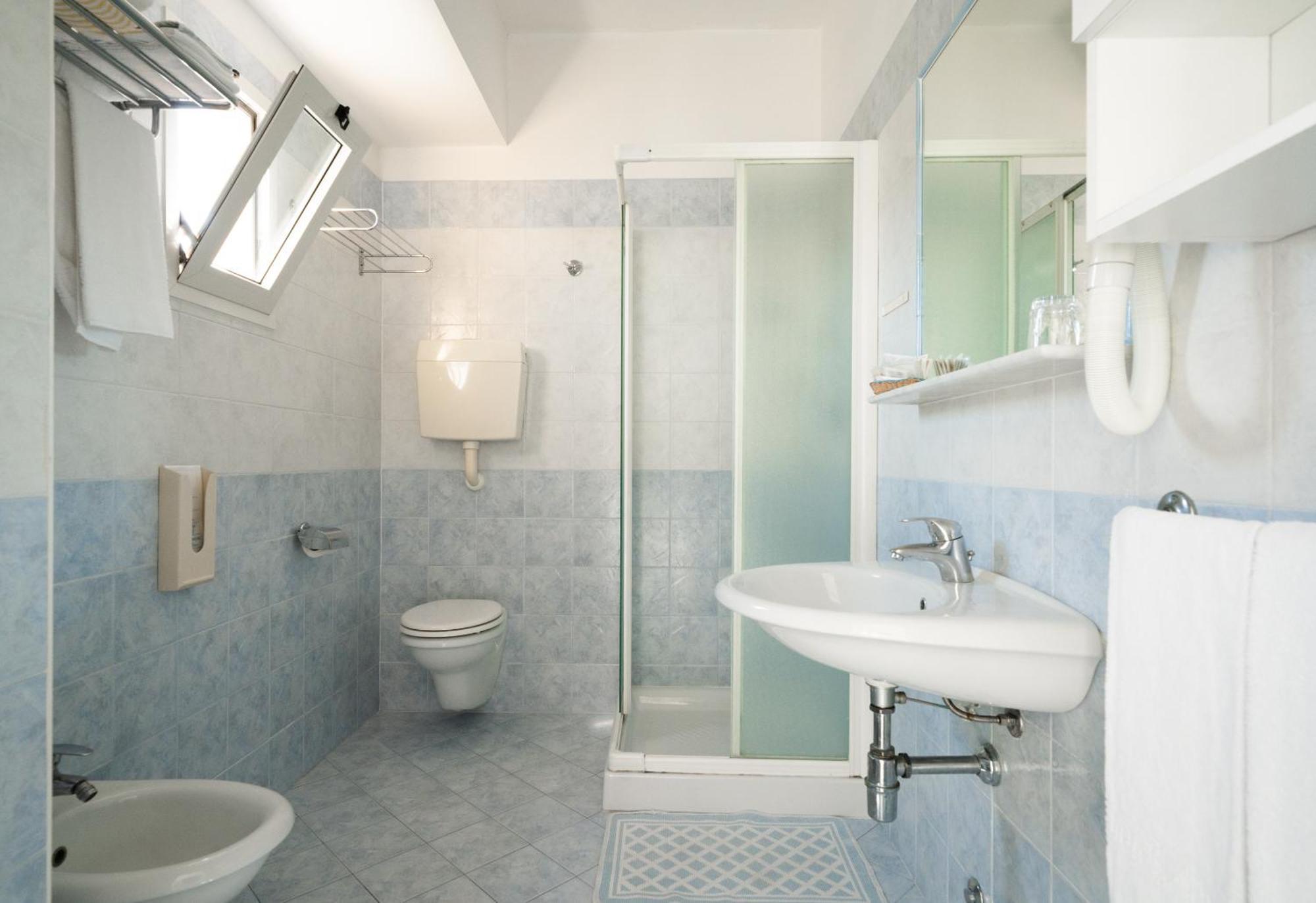 Hotel Marconi Cattolica Bagian luar foto