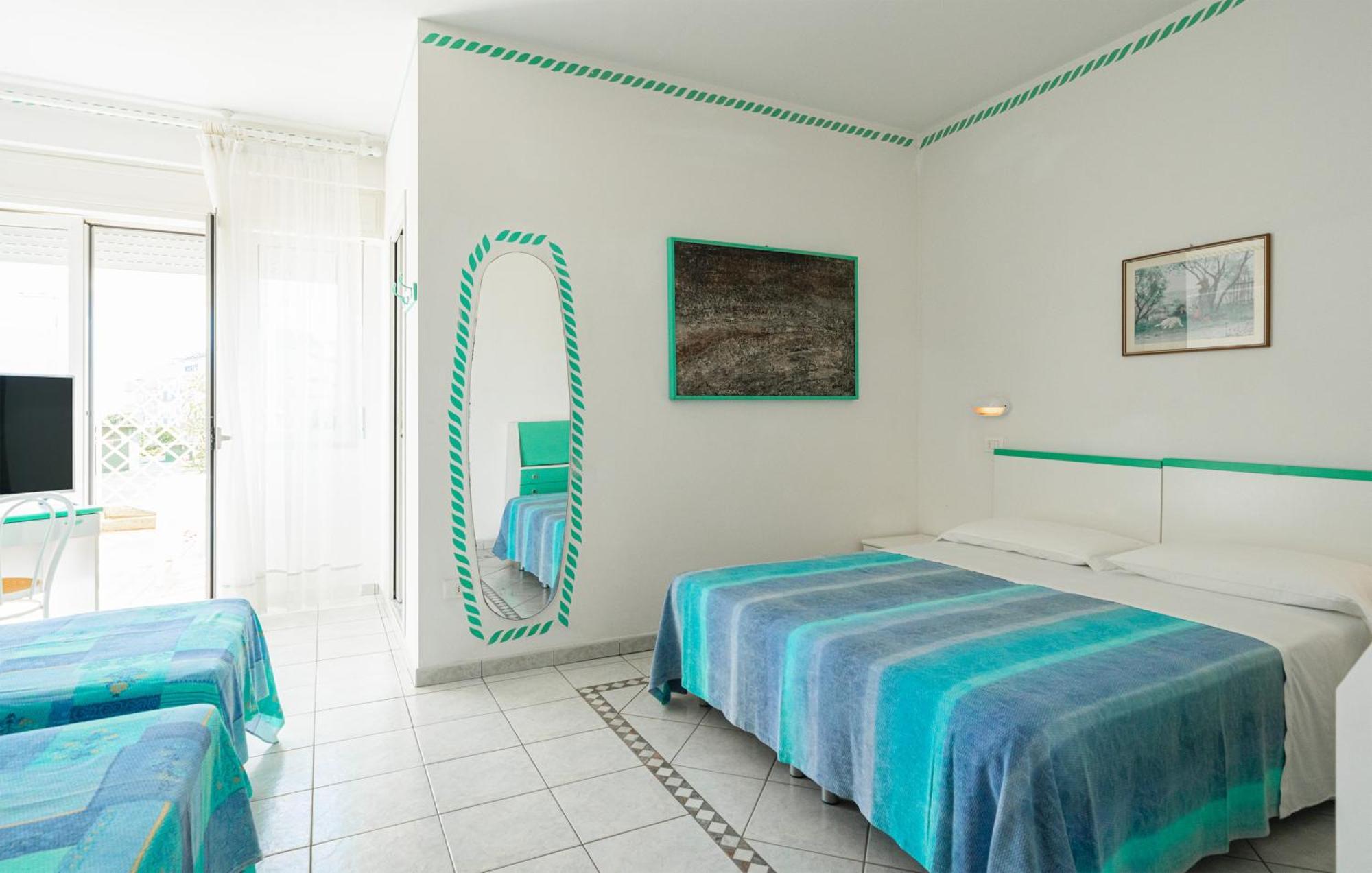 Hotel Marconi Cattolica Bagian luar foto