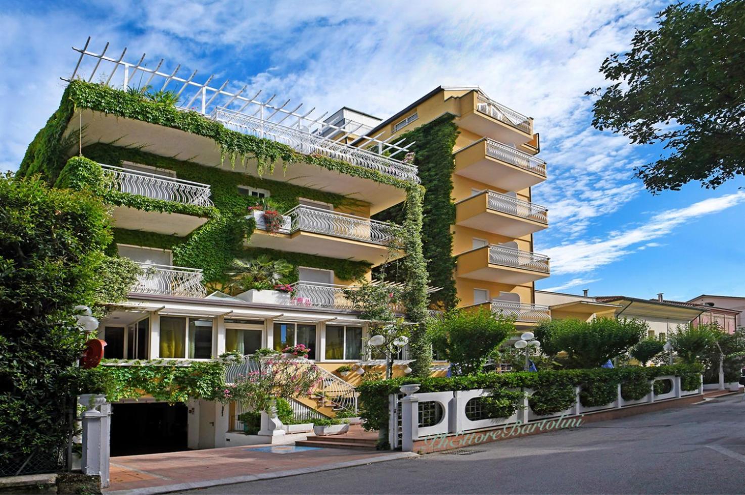Hotel Marconi Cattolica Bagian luar foto