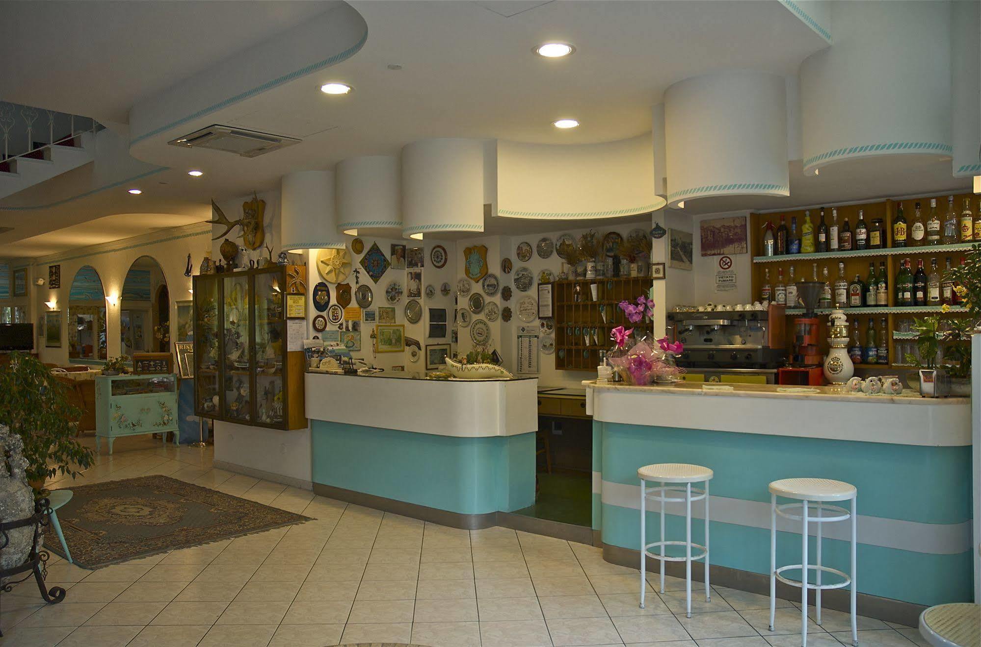 Hotel Marconi Cattolica Bagian luar foto