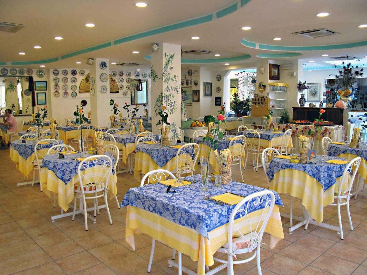 Hotel Marconi Cattolica Bagian luar foto